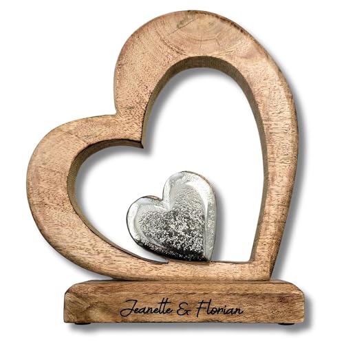 Individuelles Hochzeitsgeschenk mit Gravur - Personalisiertes Holzherz für Brautpaar