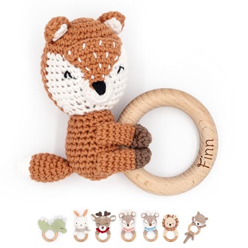 Personalisierter Muckelmeister Greifling aus Holz mit gehäkelten Tiermotiven - Perfektes Babygeschenk!